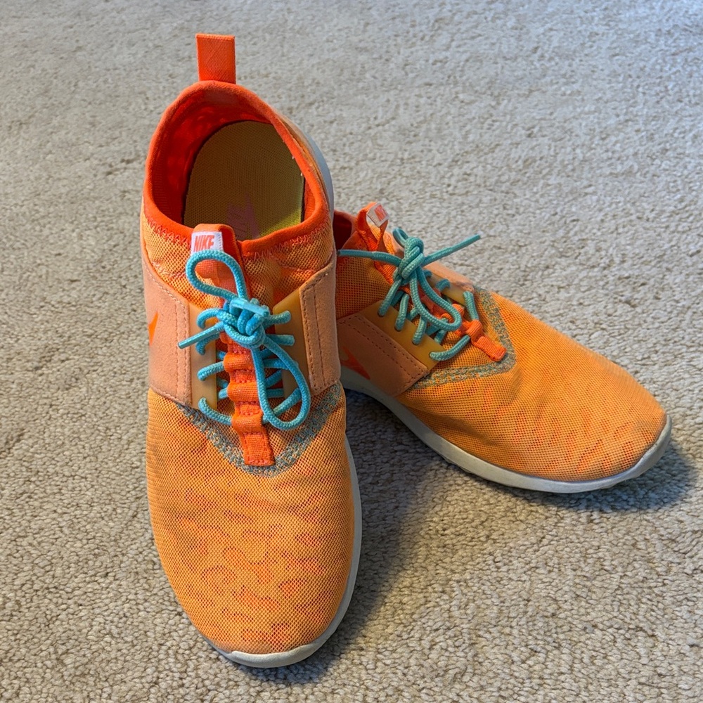 Nike Bright Orange and Teal Shoes